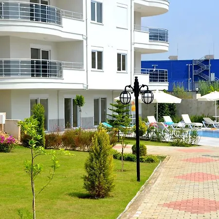 Luxury Suites By Melani Oba River Apartman