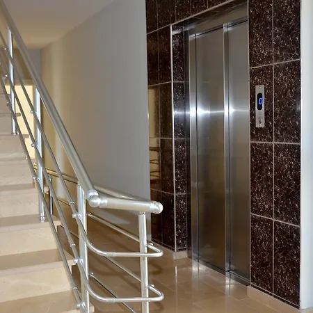 Luxury Suites By Melani Oba River Apartman